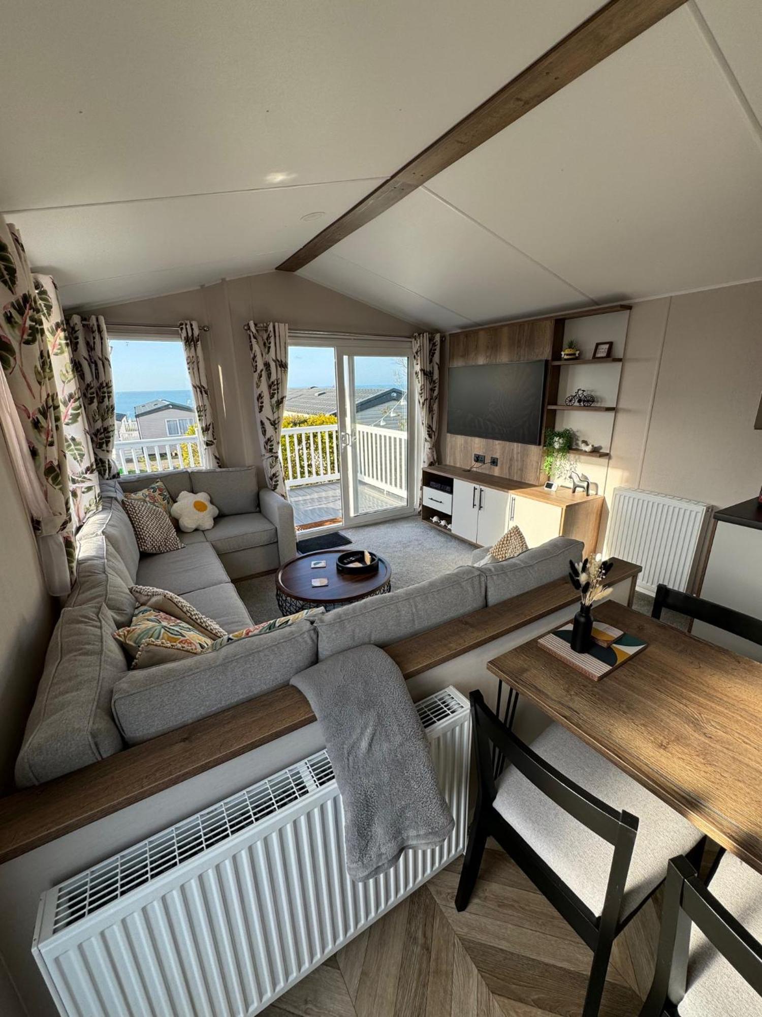 Sea La Vie Lodge New Quay  Buitenkant foto